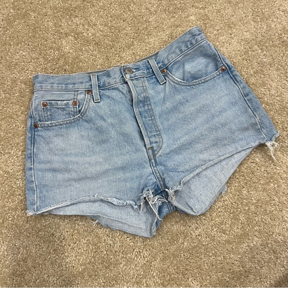 Levi’s 501 Cut Off Jean Shorts 2” Size 29 High Rise Button Fly Blue Denim Levi